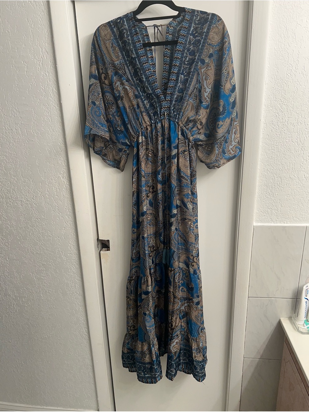 Blue Paisley V-Neck Maxi Dress with Gathered Waist